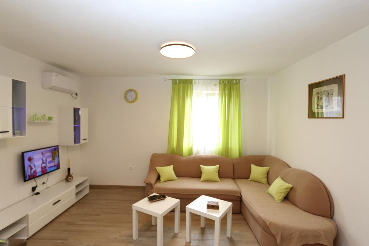 שילו Apartments Mirjana מראה חיצוני תמונה