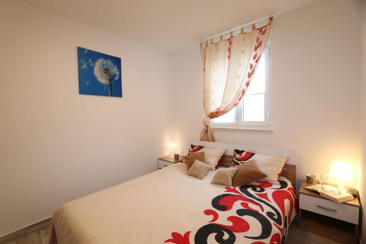 שילו Apartments Mirjana מראה חיצוני תמונה